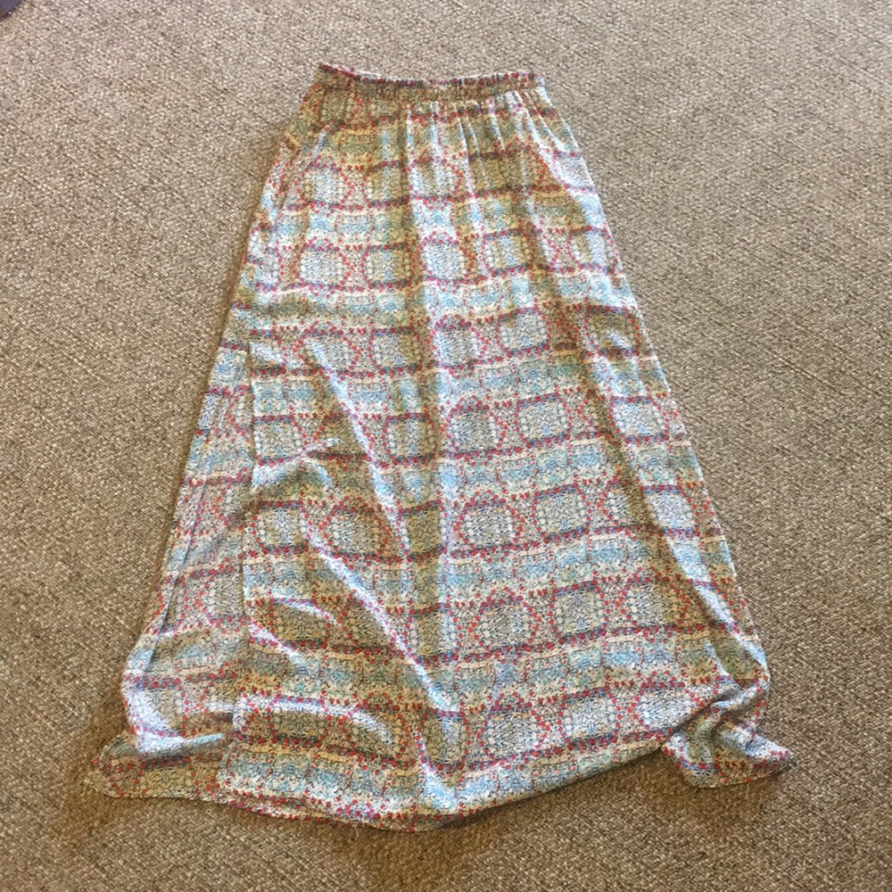 Long skirt.